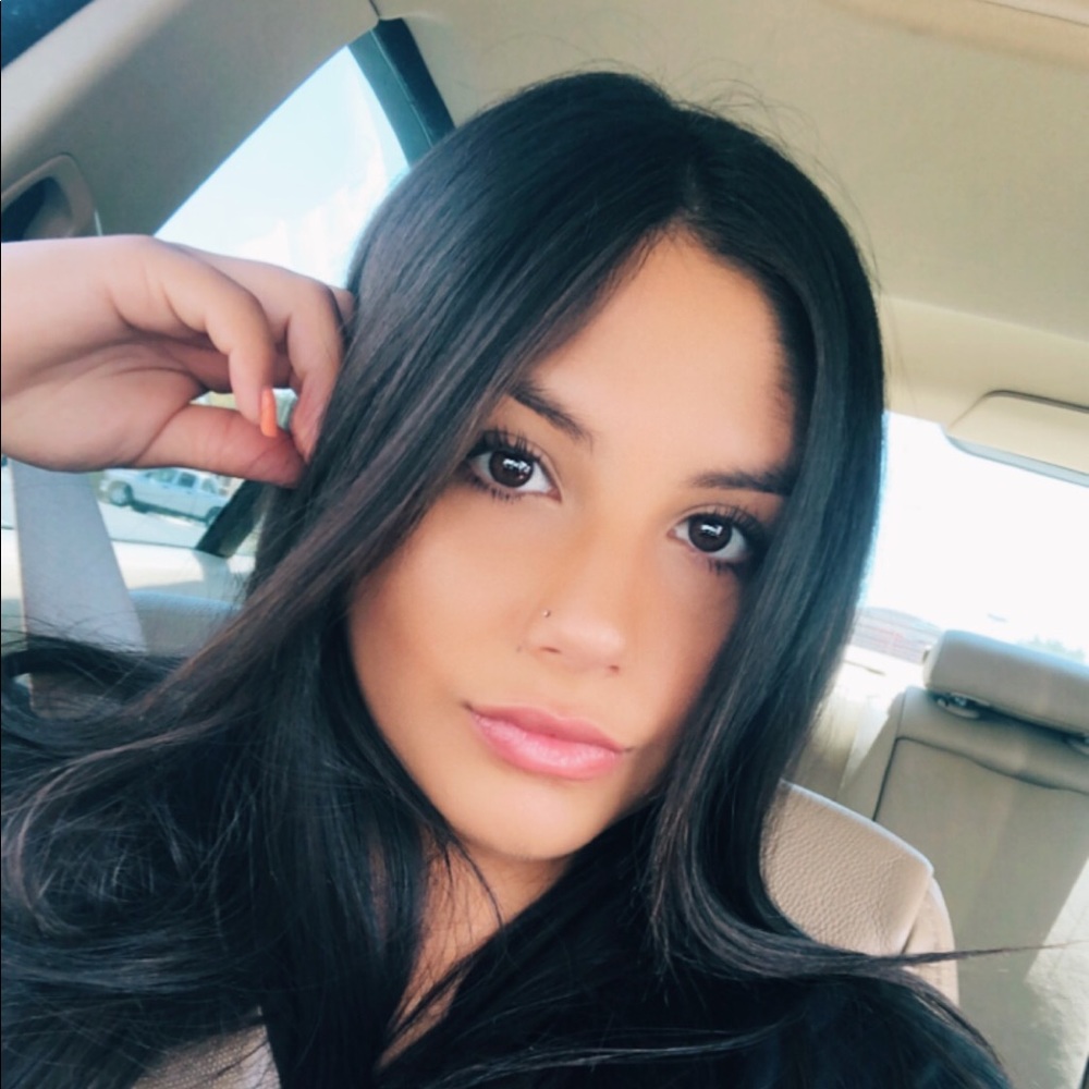 Meet your Posher, Karina